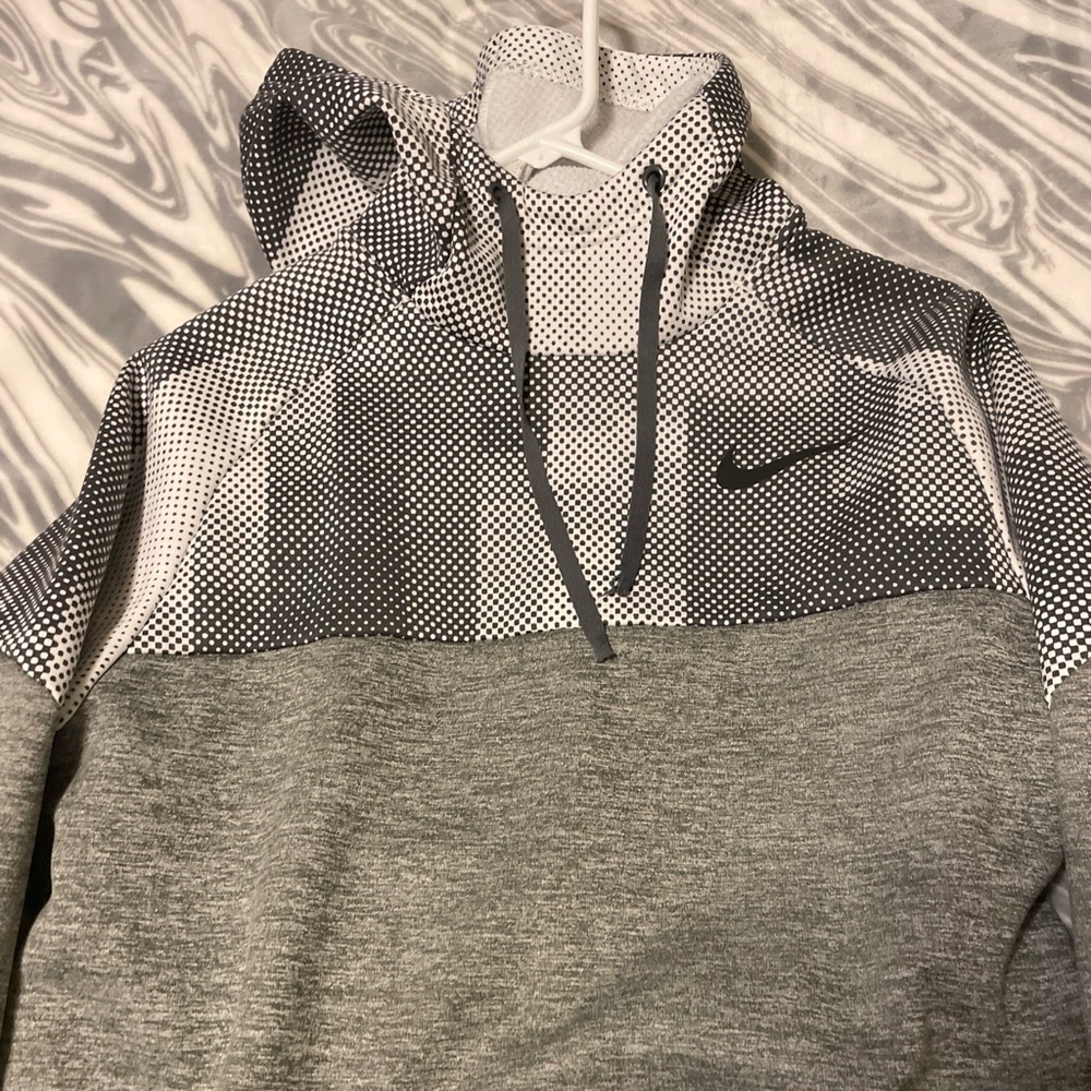 Men’s Nike pullover hoodie